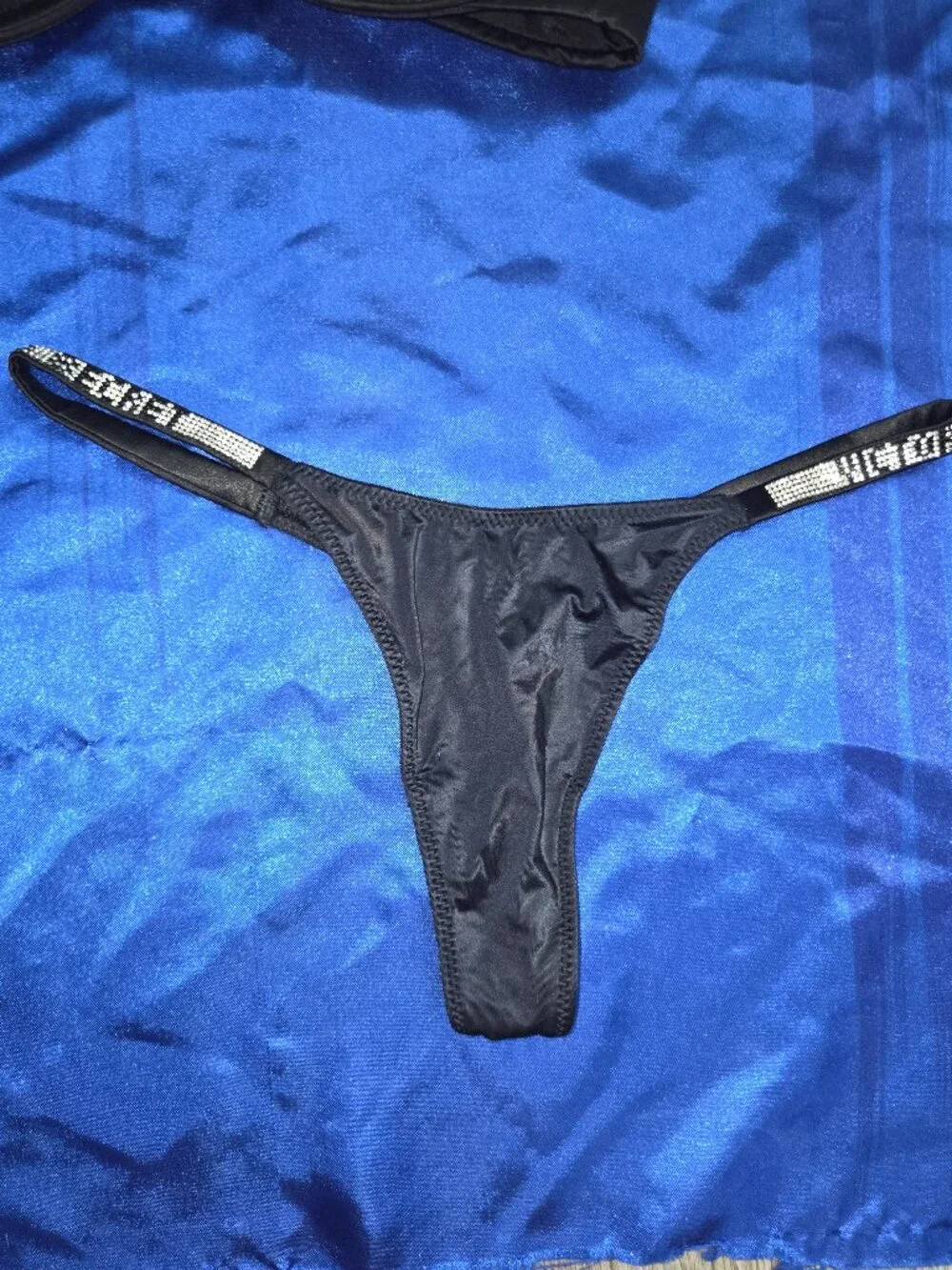 Victoria’s Secret Very Sexy 3 Piece Shine Strap Push Up Bra Thong Garter Set 32C